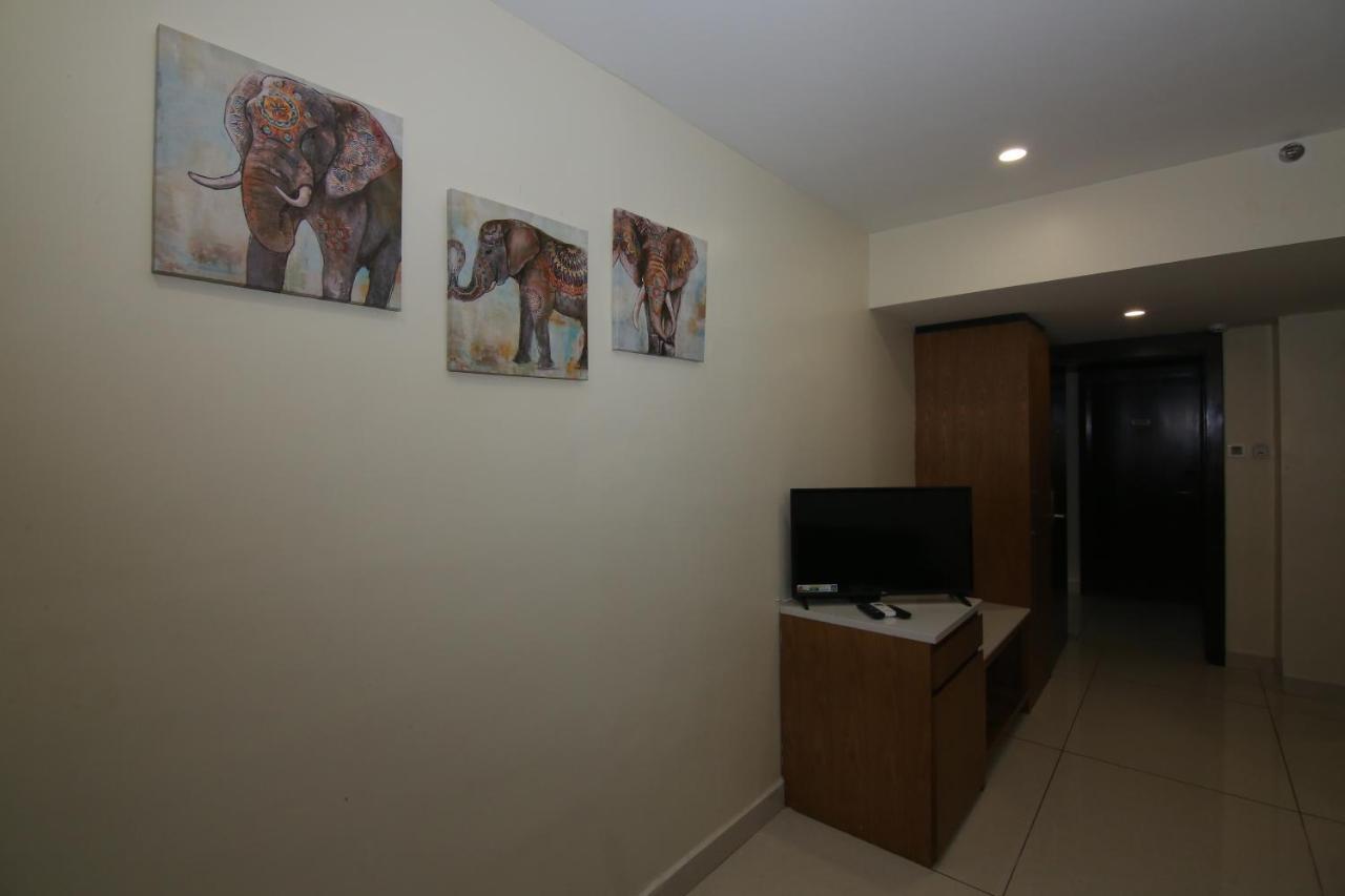 Sri Sri Sri Hotel Khammam Esterno foto